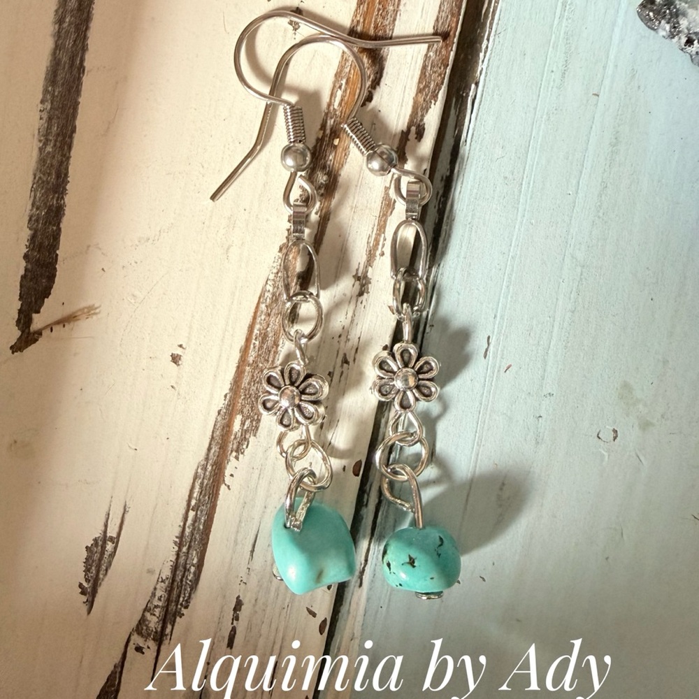 Long dangling flowers 🌺 with turquoise in silver